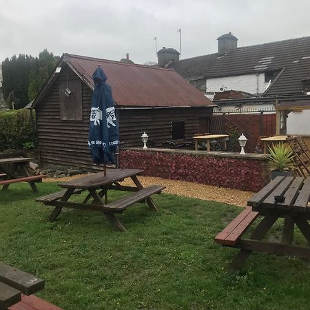 The Eagles Inn Rhayader Exteriör bild